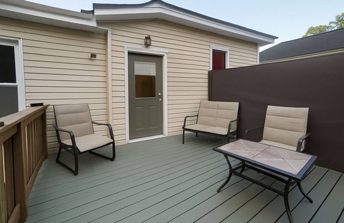 Griffin House | Special Offer Affordable Stay Near Speedway