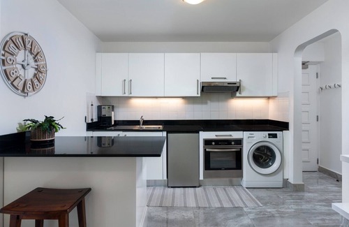 Folkestone Apartment | *SPECIAL OFFER FOR APRIL 2024* Bougainvillea, boutique complex in Holetown