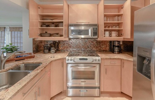 Coral Heights House | Special Offer | Heat Pool | Games | NFL | Beach