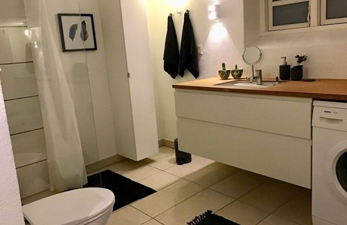 Herning Condo | SPECIAL OFFER, LIMITED, One of its kind, Extremely CENTRAL in Herning. DK-Hosts