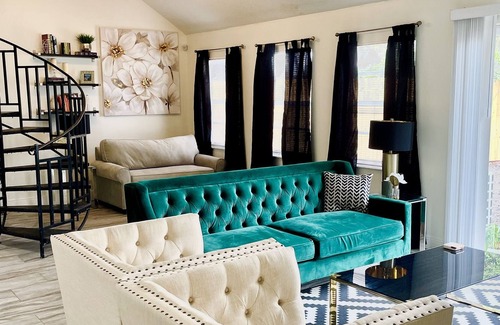 Apopka House | Special Offer: Posh Wikiwa Springs Getaway - Wedding Prep
