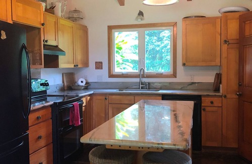 Hana House | Special quiet, romantic, cozy home in a special place, Heavenly Hana. Lucky you!