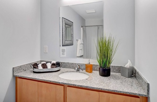 Otterbien Home Apartment | Special Rates- Historic Cartridge Factory- 2 Bd- Sleeps 6- Bike Trail