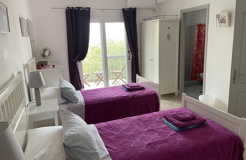 Skala Villa | SPECIAL RATES last remaining weeks. : 3 bed Villa, 3 mins from town and beach.