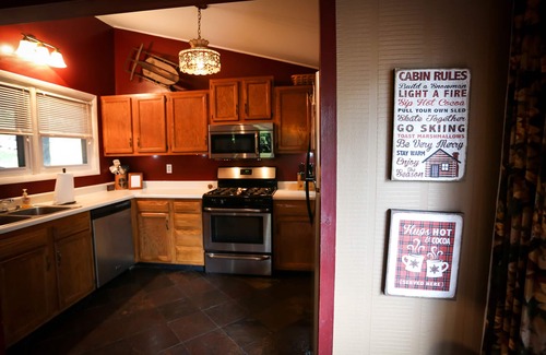 Champion House | Special…rent 2 nights get the 3rd night…FREE!