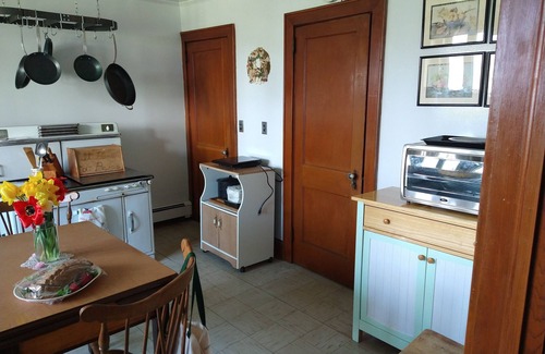 Glasco House | Special Second Day November discounts @ the River. Text host for discount