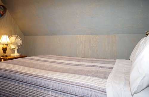 Cherokee Cabin | SPECIAL *Sept. 13th- Oct. 4th 20% off* Ol'Smoky Log Cabin on the River Unit 5
