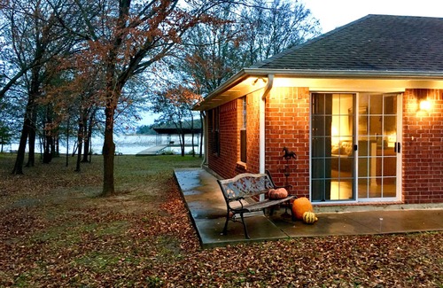 Kerens House | SPECIAL RATES ON CERTAIN DATES - LAKE-HOUSE