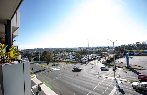 Doncaster East Apartment | Specious 2beds Apt Doncaster east Wifi and carpark