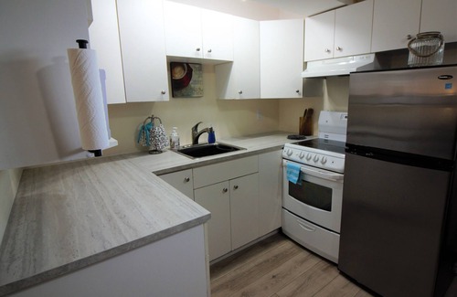 Barrie Apartment | Specious Executive Apartment Minutes from Barrie Waterfront parks
