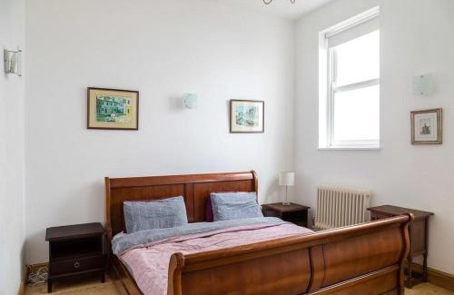 Kensington House | Specious Family Kensington 5-Bed House Sleeps 12