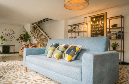 Pereira Bed & Breakfast | specious Hostel in the heart of Pereira
