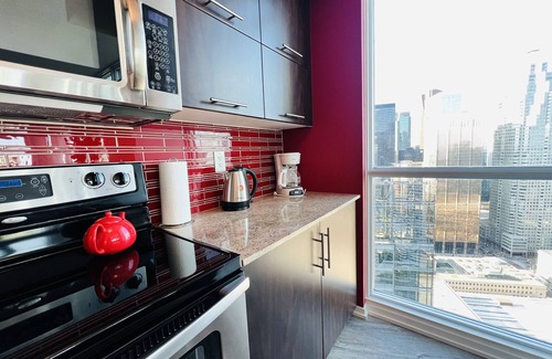 Downtown Toronto Apartment | Specious LUX 2BD Downtown Toronto with Parking!