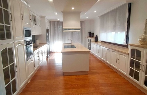 Vilagarcia de Arousa Villa | Spectacular villa with infinity pool