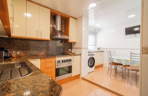 Sant Adria de Besos Condo | SPECTACULAR OAK ON BARCELONA WITH FREE WIFI WELL COMMUNICATED.