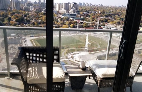 Bayview Village Condo | Spectacular 1+D Condo in Beyview Village with Fabulous View