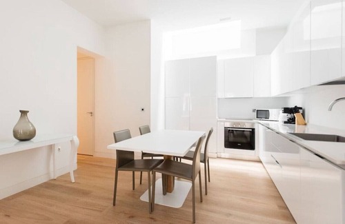 London City Centre Apartment | Spectacular 2 Bedroom in Trafalgar Sq