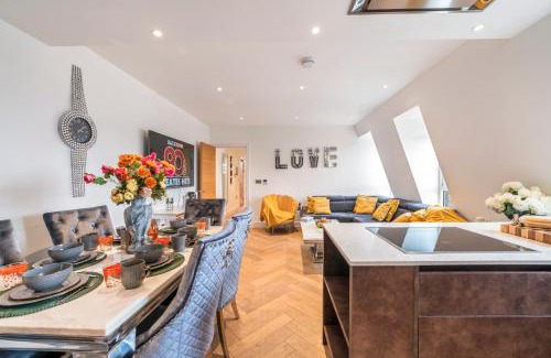 City of Westminster Apartment | Spectacular 2-Bedroom Penthouse in Marble Arch 75