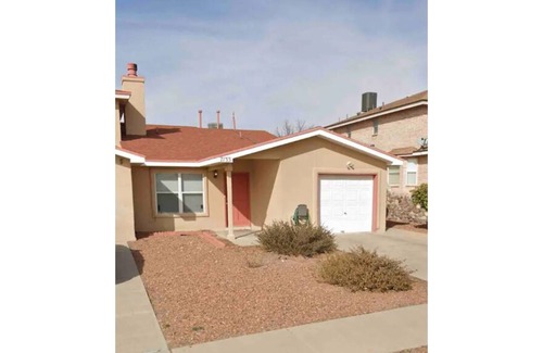 El Paso House | Spectacular 2BR Gem Easy Access to I-10, Malls!!