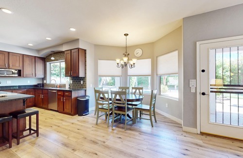 Arabian Crest House | Spectacular 3,900-square-foot home with heated pool & putting green