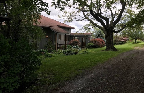 Middlesex House | Spectacular 3-bedroom estate in the heart of wine country in the Finger Lakes.