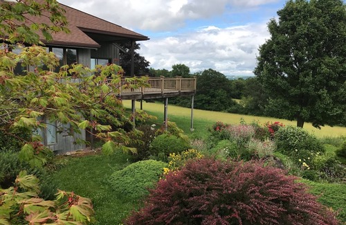 Middlesex House | Spectacular 3-bedroom estate in the heart of wine country in the Finger Lakes.