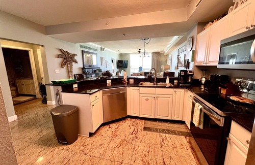 El Centro Beach Condo | Spectacular 3rd floor 2BR/2BA beach-front condo.