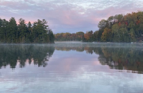 Wollaston House | Spectacular 4 season cottage on Finnegan Lake!