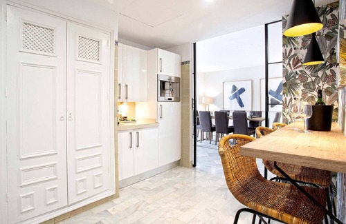 Santa Cruz Apartment | Spectacular 4BD apartment near Alcazar. San Fernando