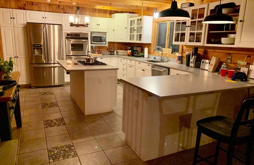 Chatham Ski Chalet | Spectacular All Seasons Retreat with Amazing Views