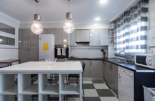 Picasent House | spectacular and amazing house for 8 people with 50 meters of terrace