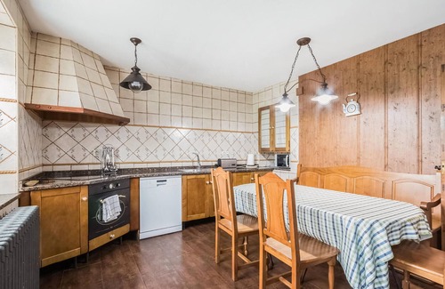 Santullano House | Spectacular and authentic vacation home with a large private plot.