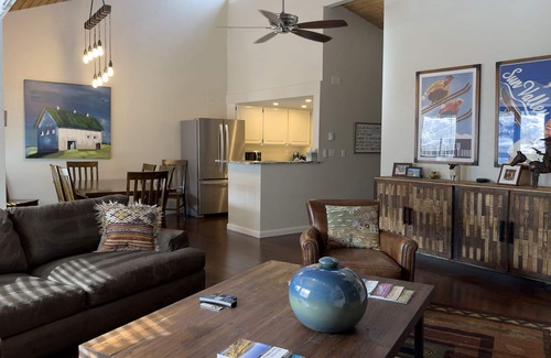 Ketchum House | SPECTACULAR BALDY VIEW REMODELED 2 BD TOWNHOME NEXT TO LIFTS! LUXURY! LOCATION!