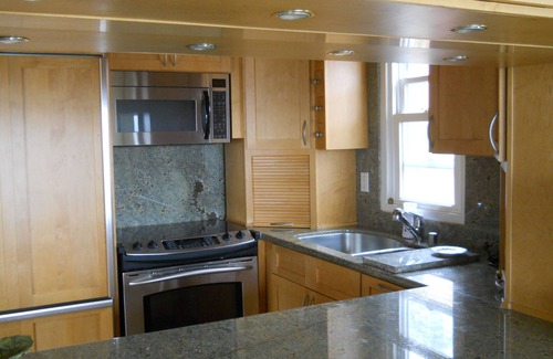 Fisherman's Wharf Apartment | Spectacular Bay and City Views