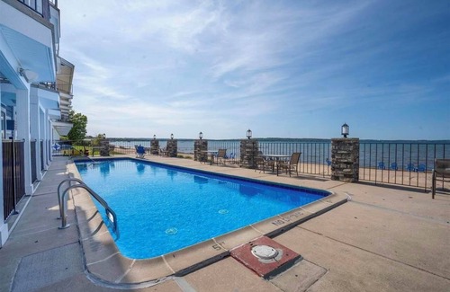 Traverse City Condo | Spectacular Beach Front View (310)