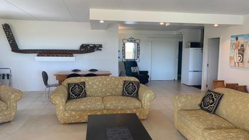 Mahia House | Spectacular beachfront holiday home
