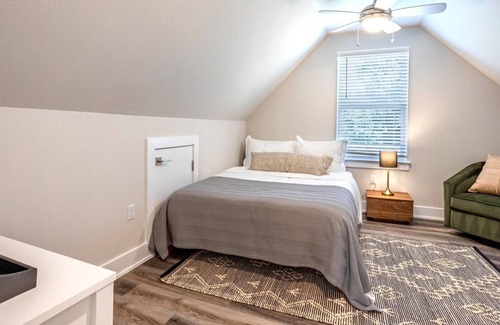 North University House | Spectacular Brand-New Triplex w/ 6BRM