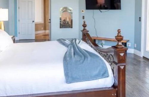 Twin Falls Villa | Spectacular Canyon Rim Villa