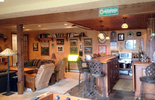 Evergreen Cabin | Spectacular Colorado Mountain Lodge with amazing views and hot tub!