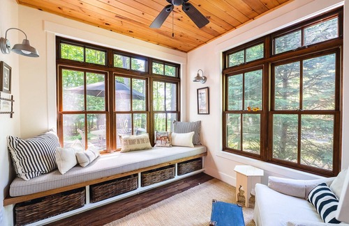 Williamsburg Cottage | Spectacular Cottage Home on Antrim's Chain of Lakes