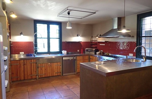 Crespia House | Spectacular countryside holiday home: swimming pool, BBQ, and high-speed WiFi