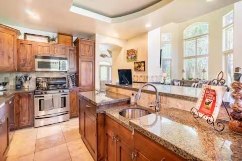 Driggs House | Spectacular Driggs Townhome with Hot Tub