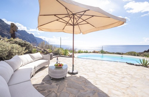 Buenavista del Norte Villa | Spectacular Villa-Natural Park-Beach 150 meters