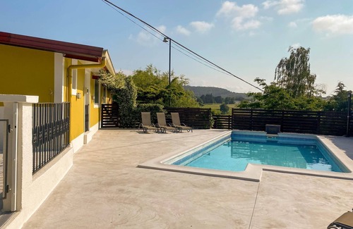 Pielagos Villa | Spectacular house with pool and garden