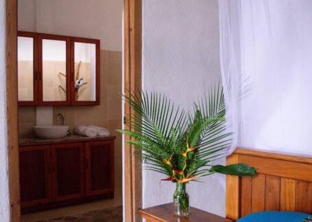 Pasajcap Villa | Spectacular Lake View Temple Retreat
