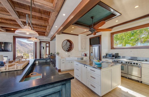 Avalon House | Spectacular Harbor and Ocean View Home