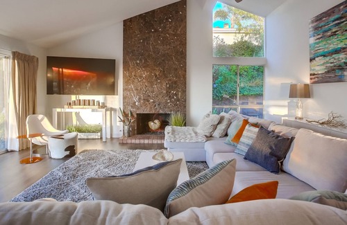 Del Cerro House | Spectacular Hillside View Home