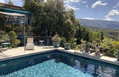 Menerbes Apartment | Spectacular Hilltop Tower Get-Away in Romantic Luberon Village