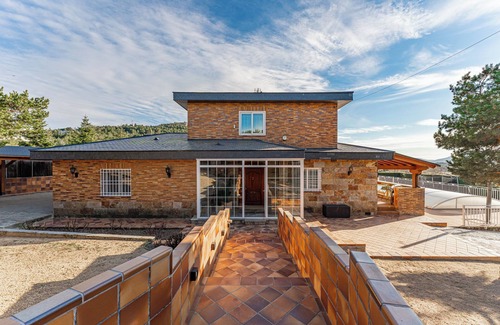 Collado Mediano Ski Chalet | Spectacular home in Navacerrada for nature lovers