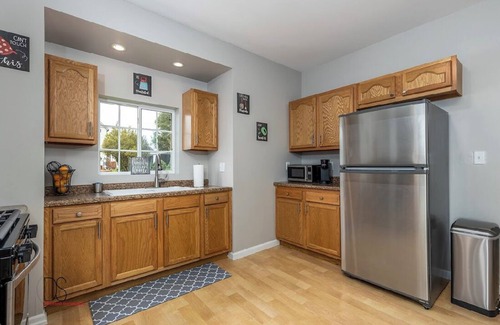 La Salle House | Spectacular Home Close to Lasalle